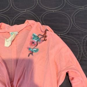 Peach vintage top with appliqué